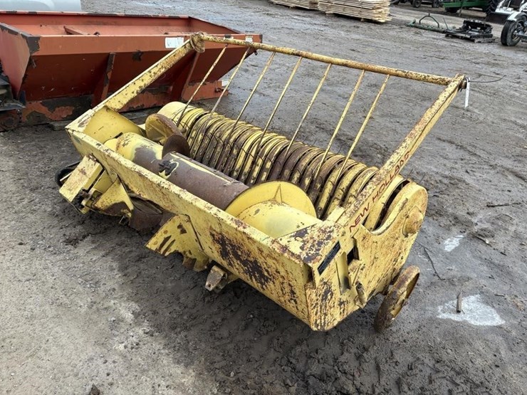 new-holland-770w-image-1