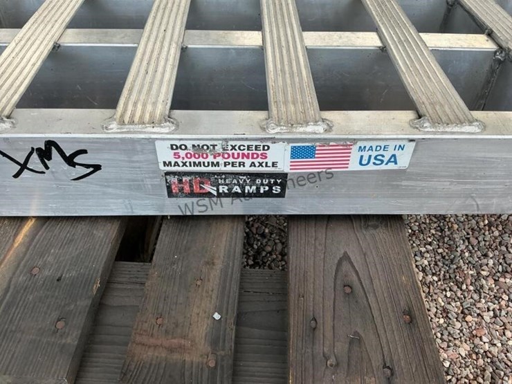 (2)-heavy-duty-aluminum-loading-ramps-image-4