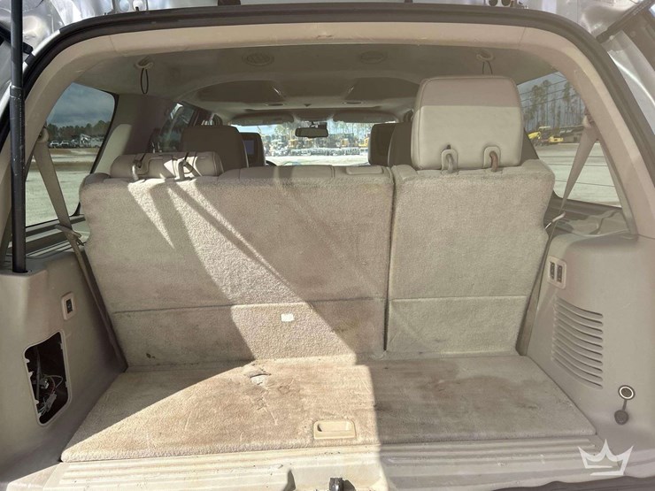 2011-ford-expedition-image-27