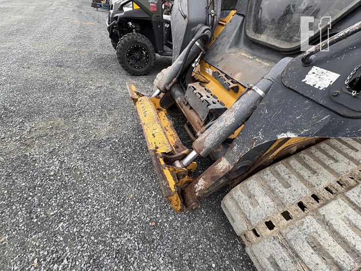 2017-deere-333g-image-14