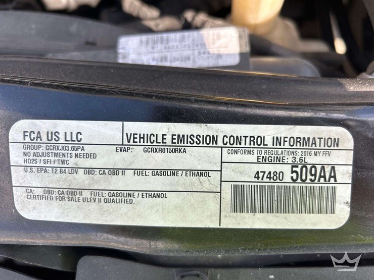 2016-chrysler-town-&-country-image-10