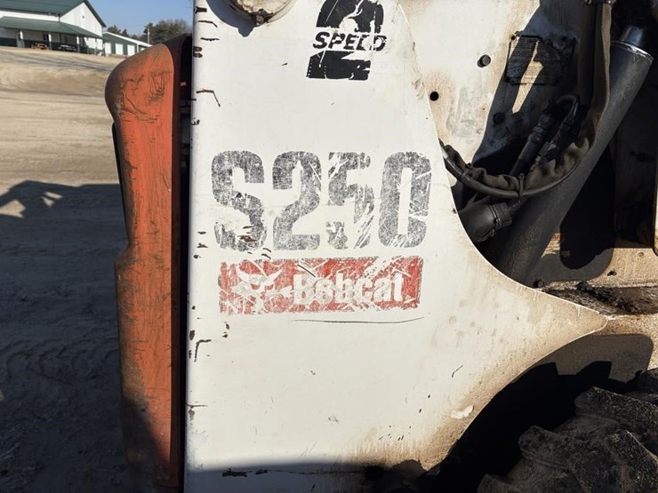 bobcat-s250-image-2