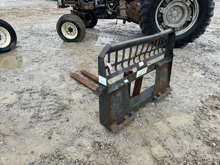 48”-skid-steer-pallet-forks-image-3