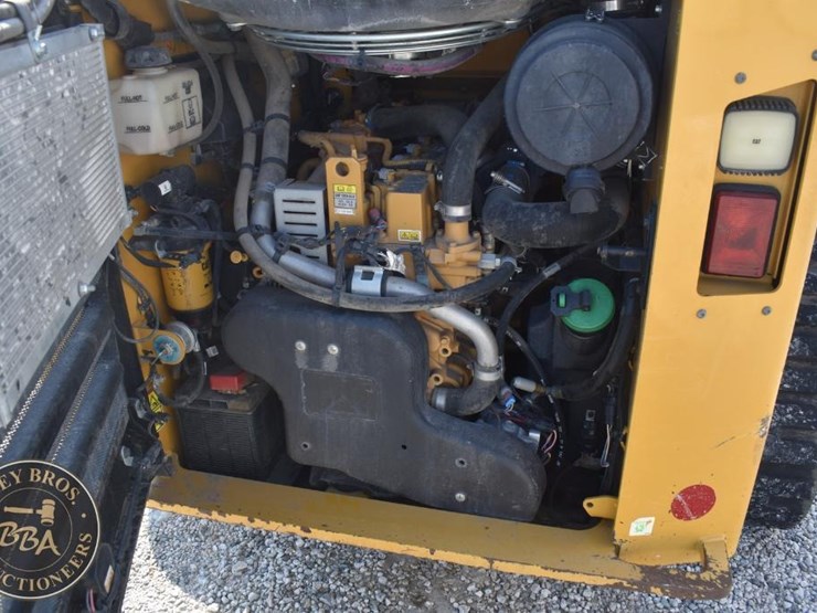 2020-caterpillar-279d3-image-38