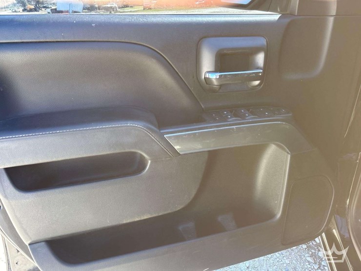 2018-chevrolet-silverado-1500-image-11