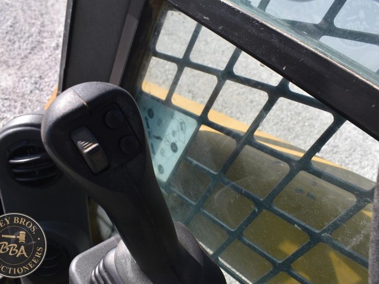 2022-caterpillar-259d3-image-47