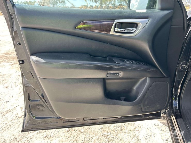 2013-nissan-pathfinder-image-11