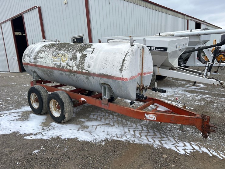 clark-1,000-gallon-nurse-trailer-image-3