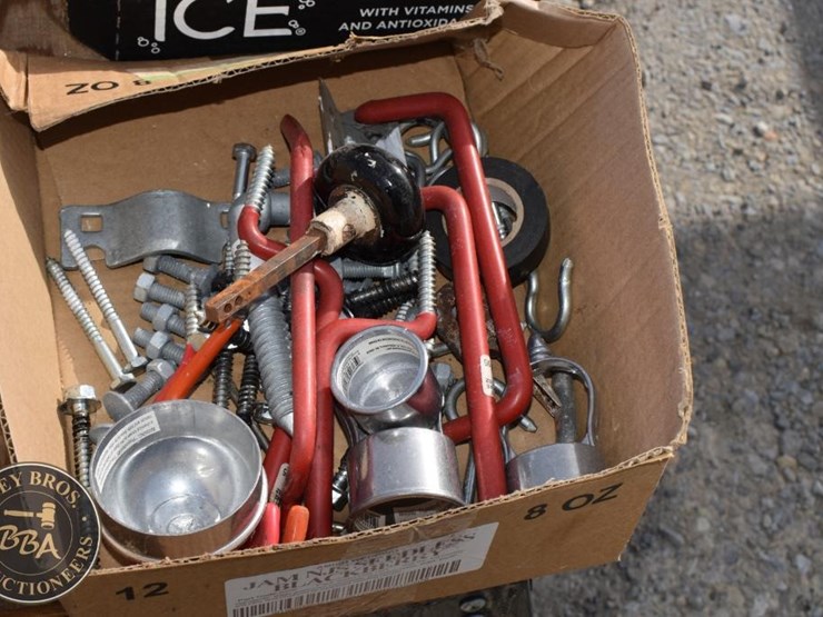 lot-of-assorted-garden-tools-and-hardware-41815-image-3