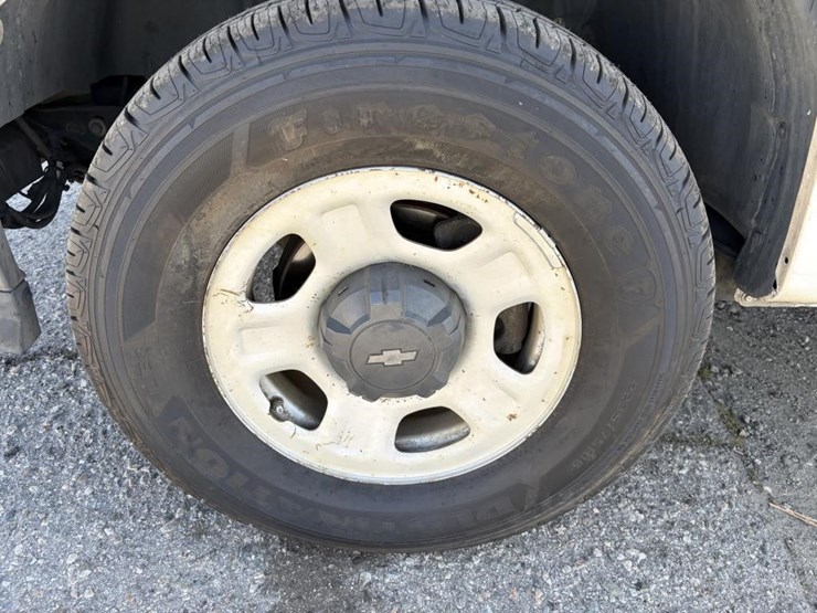 2011-chevrolet-colorado-image-25