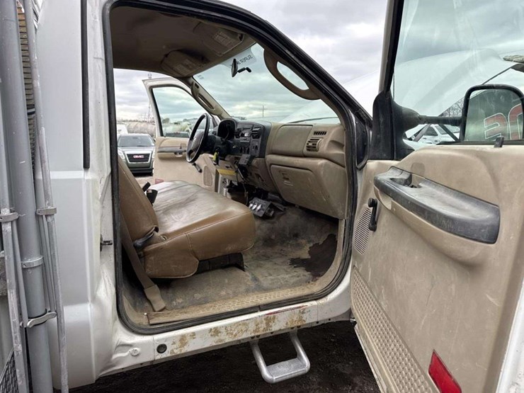 2007-ford-f550-image-22