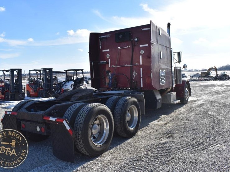 2004-peterbilt-379-image-12