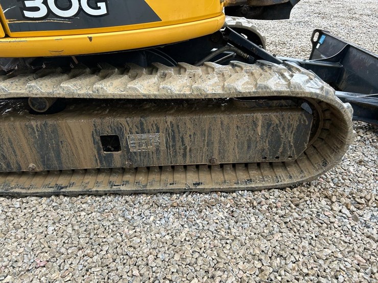 2022-deere-30g-image-15