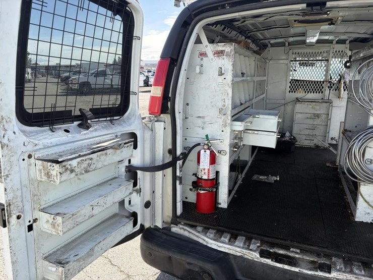 2008-utility-van-image-17