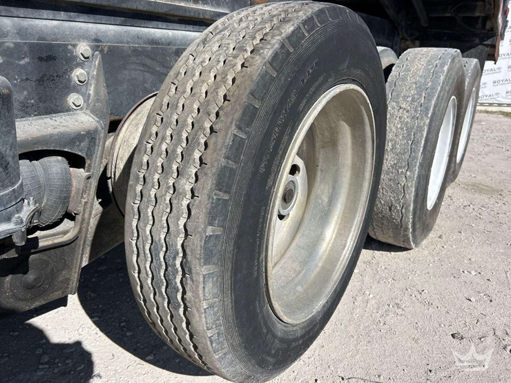 1995-ford-lt9000-image-41