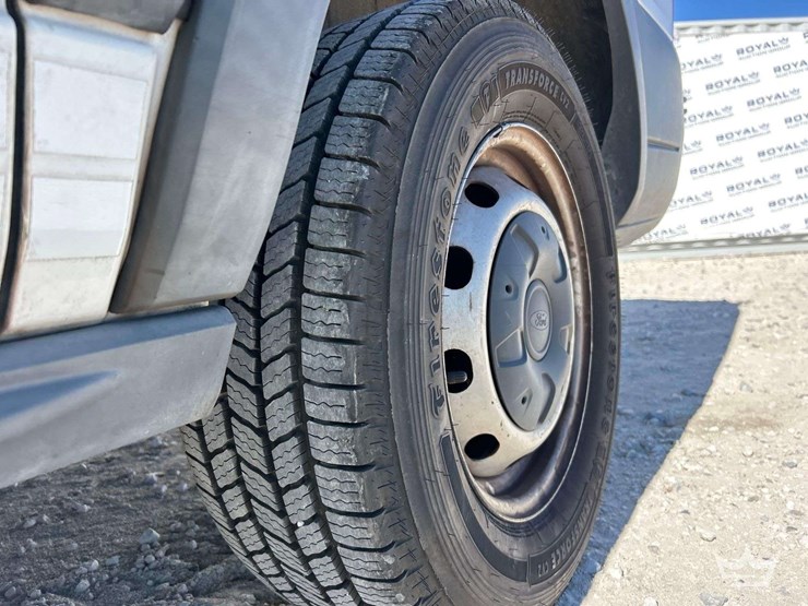 2015-ford-transit-image-32