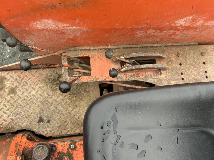 allis-chalmers-180-image-11