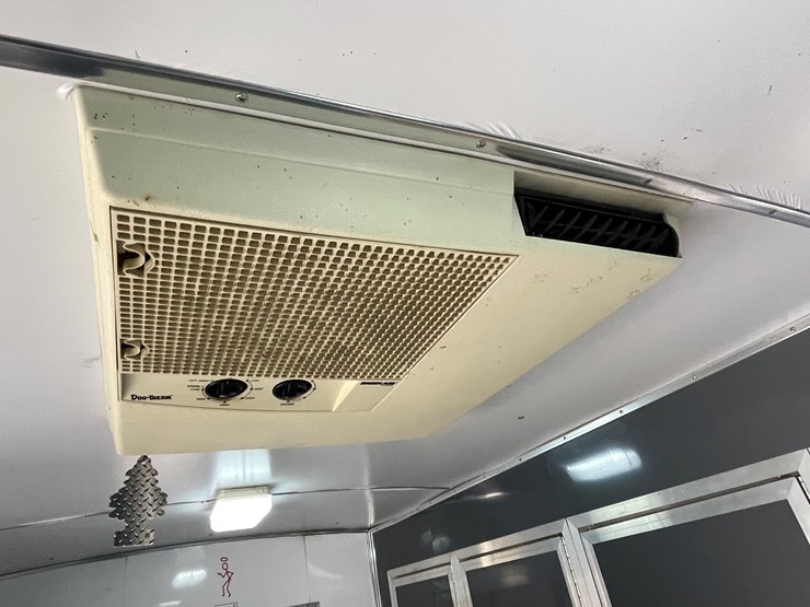 1999-united-expressline-image-37