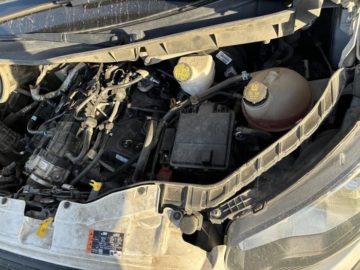 2020-ford-350-image-7