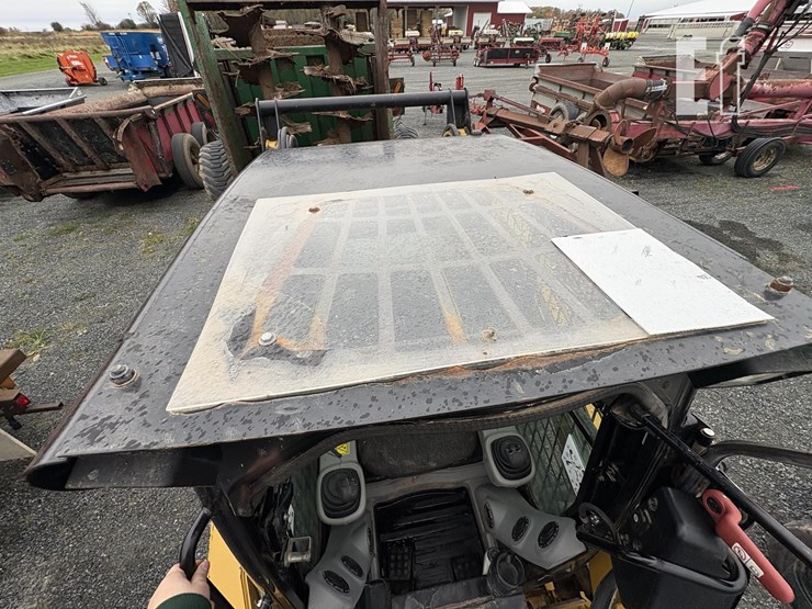 2013-caterpillar-262c2-image-18