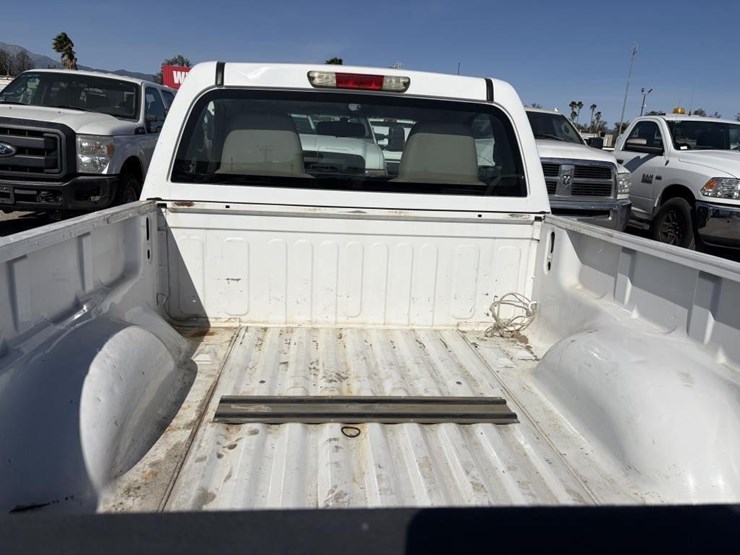 2011-chevrolet-colorado-image-21