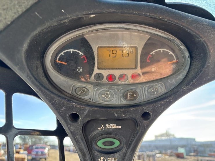 2021-bobcat-s590-image-16