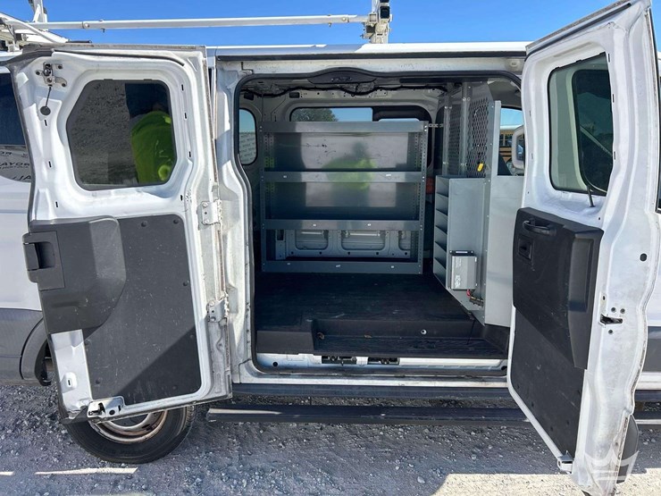 2015-ford-transit-image-22