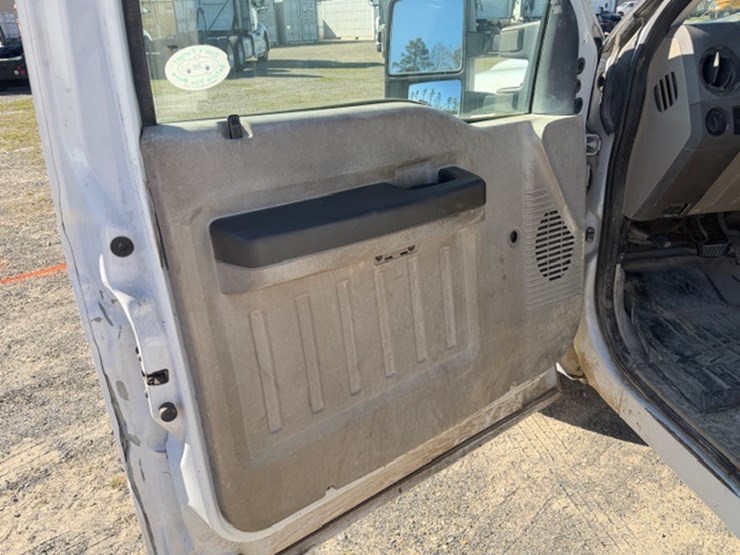 2008-ford-f250-image-23