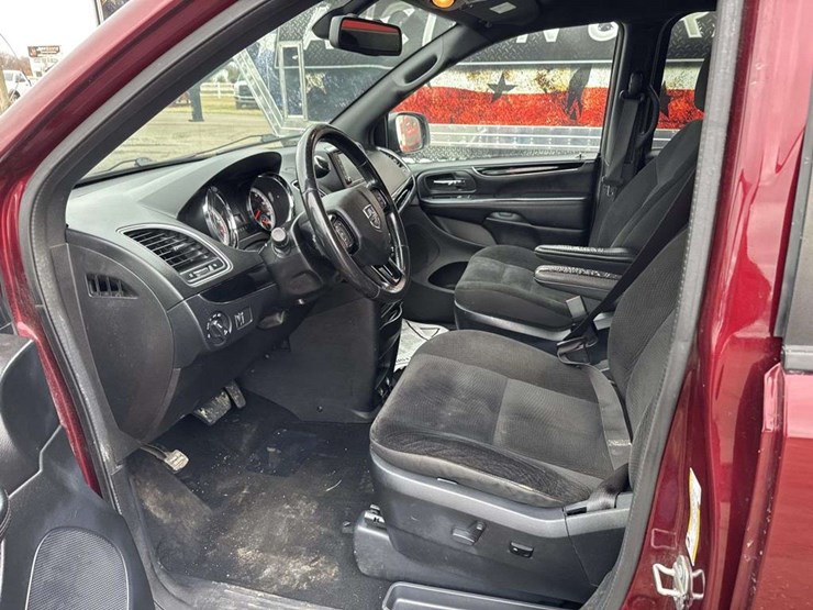 2019-dodge-grand-caravan-image-12