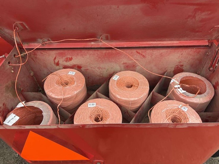 new-holland-575-image-13