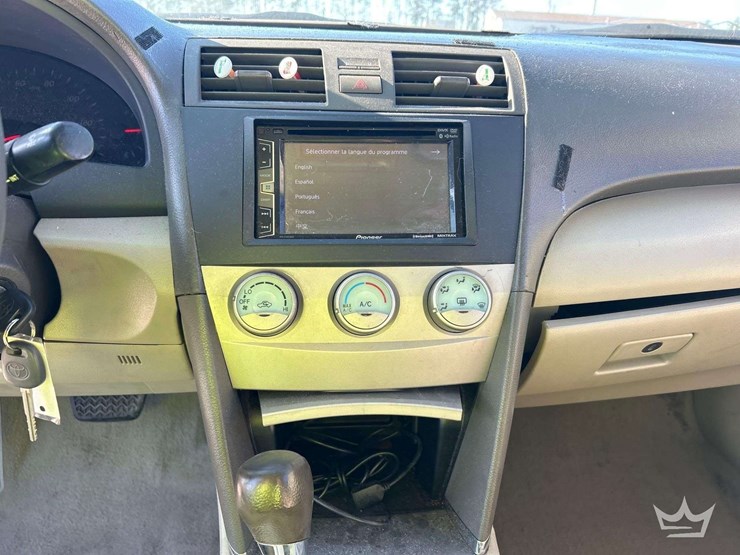 2008-toyota-camry-sedan-image-17