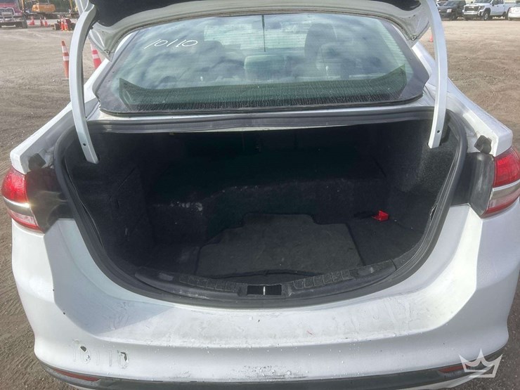 2017-ford-fusion-hybrid-sedan-image-20