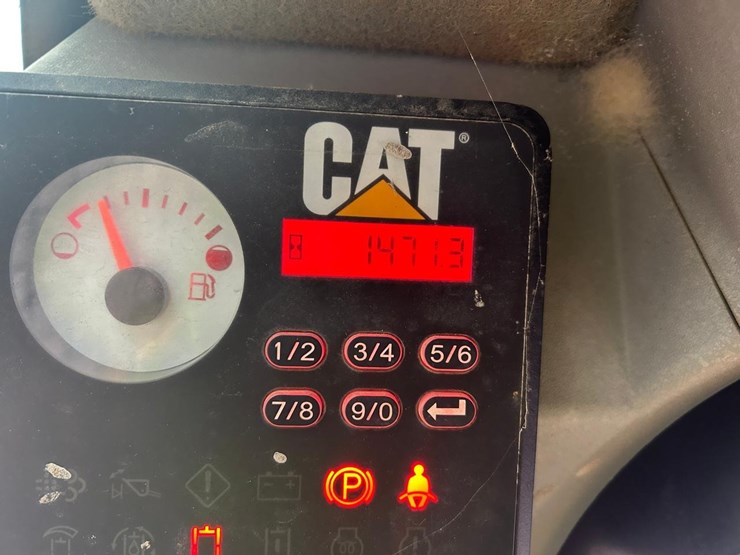 2015-caterpillar-259d-image-19