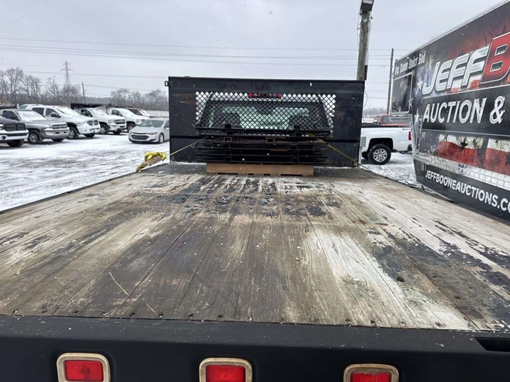 2022-chevrolet-silverado-3500-image-14