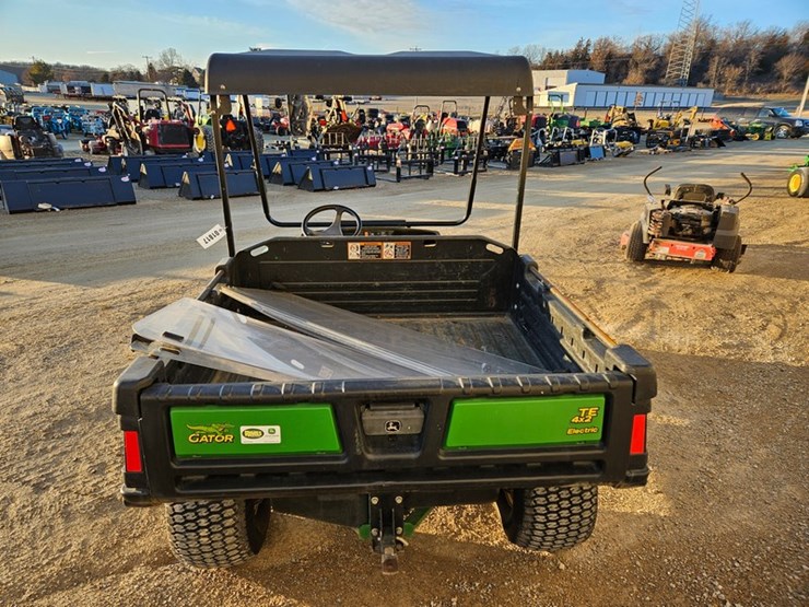 john-deere-gator-image-4