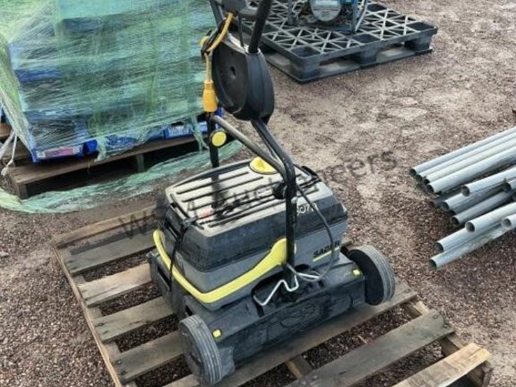 windsor-floor-scrubber,-image-1