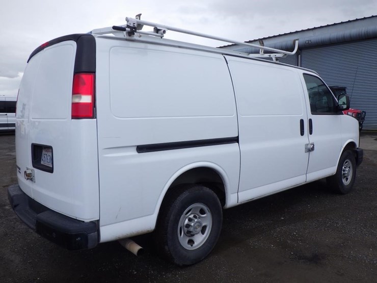 2013-chevrolet-express-2500-image-3