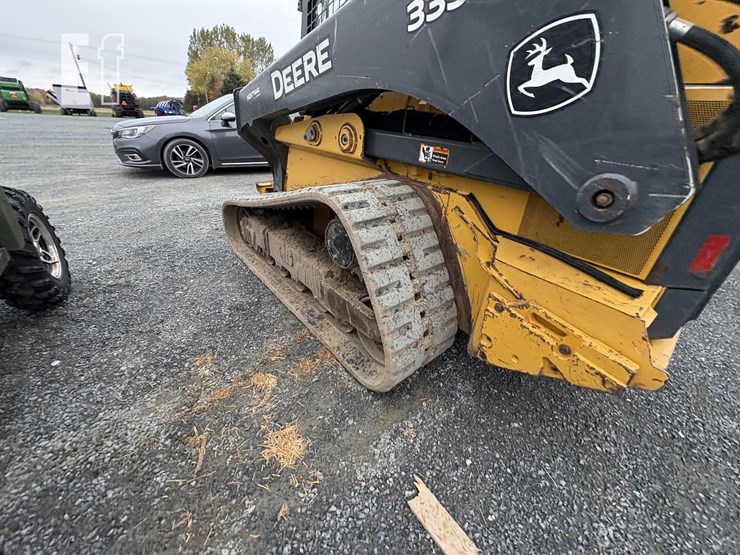 2017-deere-333g-image-13