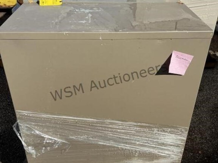 (2)-steel-storage-cabinets-image-3