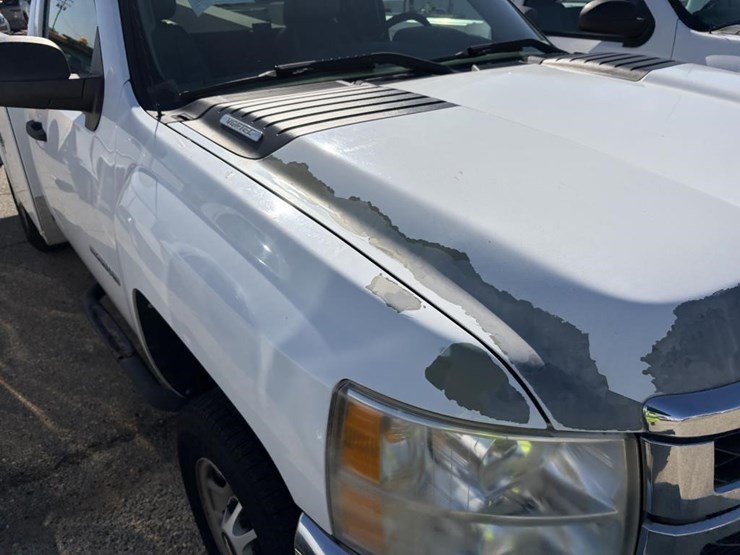 2011-chevrolet-2500-image-30