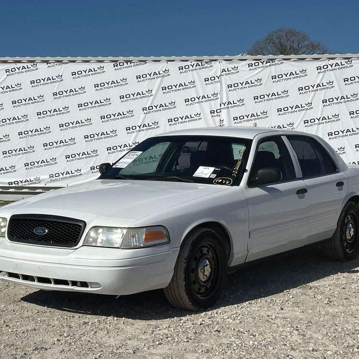 2010 Ford Crown Victoria Sedan