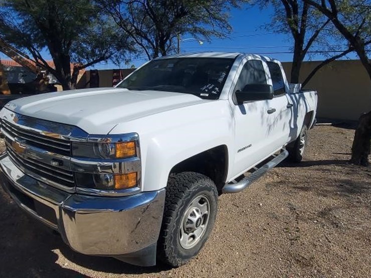 2018-chevrolet-2500-image-1