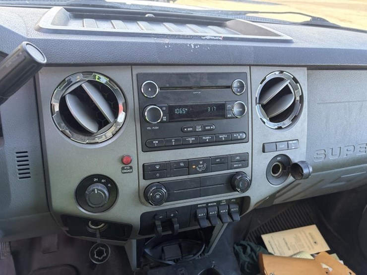 2012-ford-f550-image-15