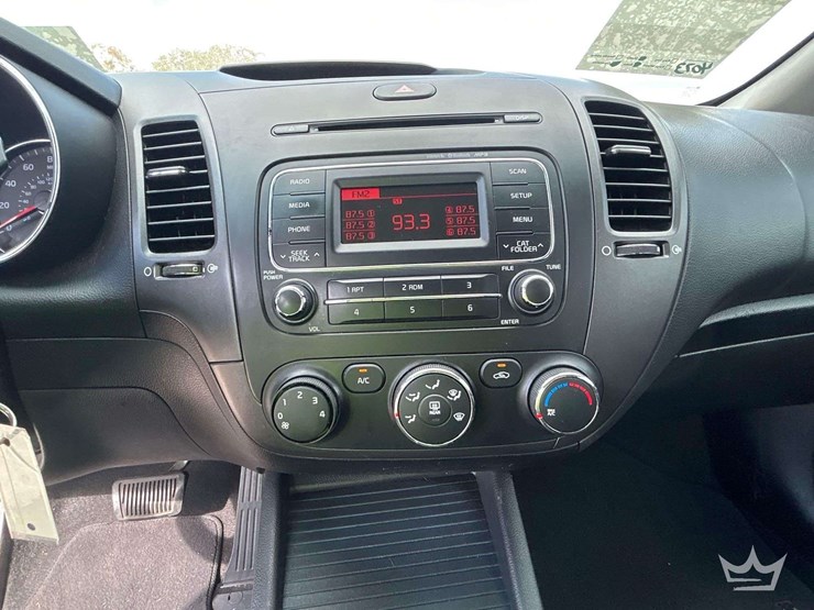 2016-kia-forte-sedan-image-18