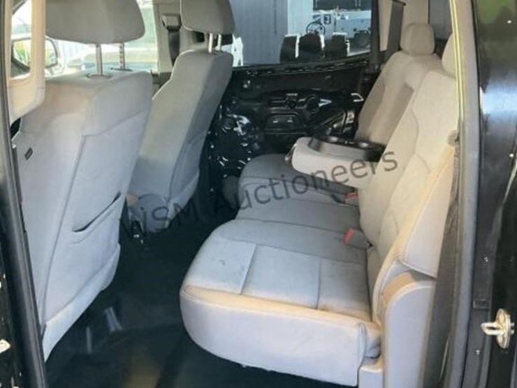 2018-chevrolet-silverado-1500-image-24