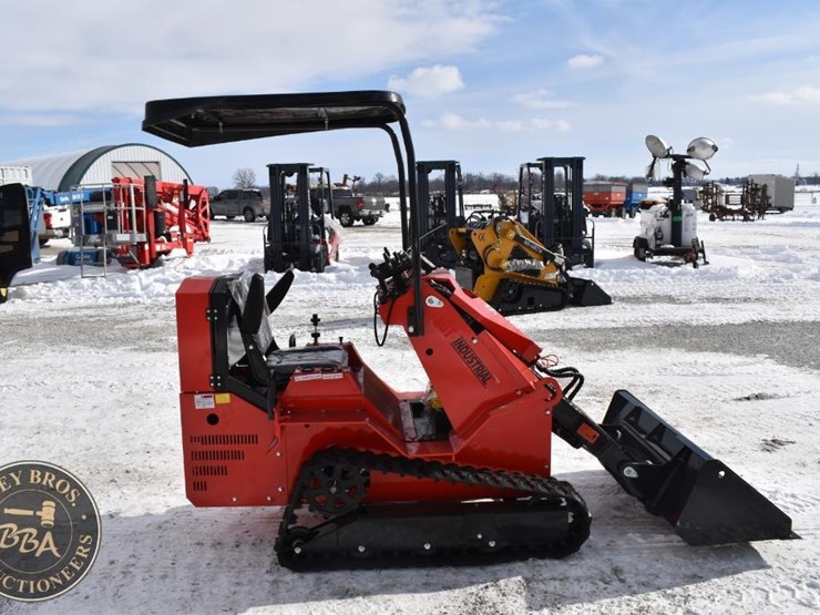 2025-agt-industrial-mini-skid-steer-41821-image-6
