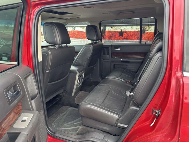 2010-ford-flex-image-15