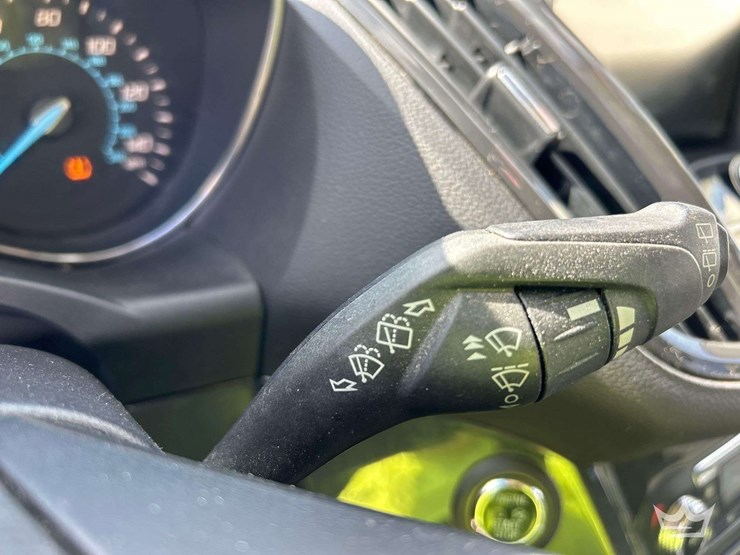 2015-ford-escape-titanium-image-15