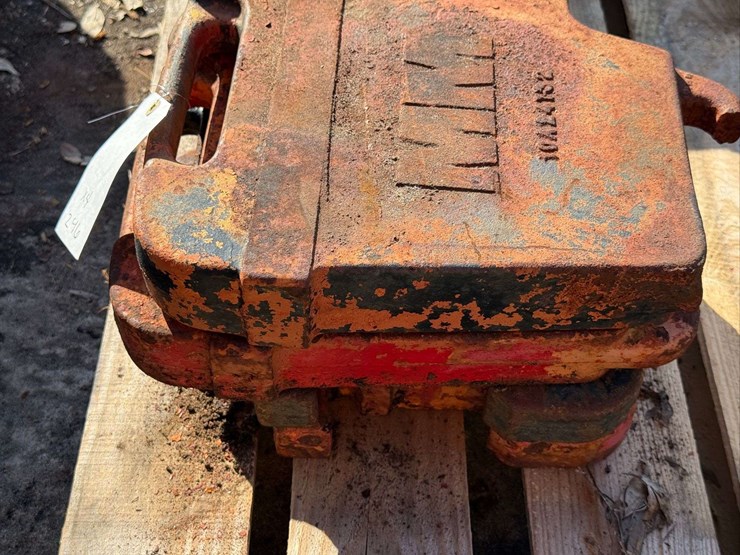 (4)-minneapolis-moline-suitcase-weights-image-4