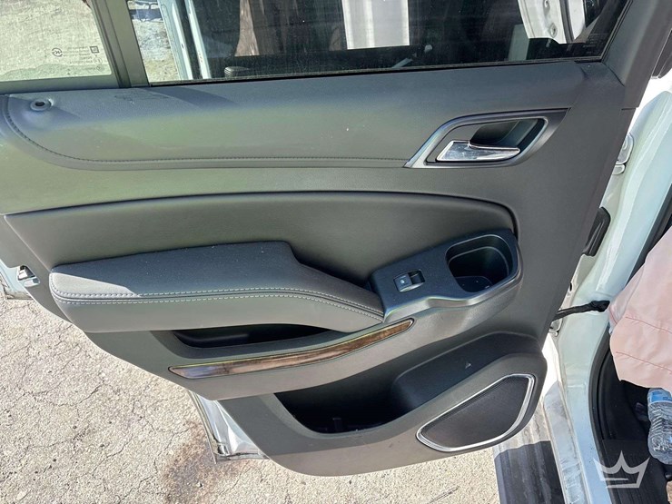 2019-chevrolet-tahoe-image-21